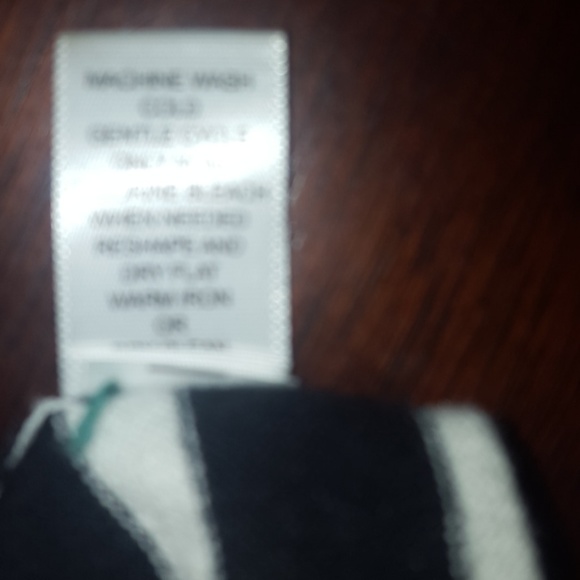 Banana Republic Sweater - Picture 4 of 4